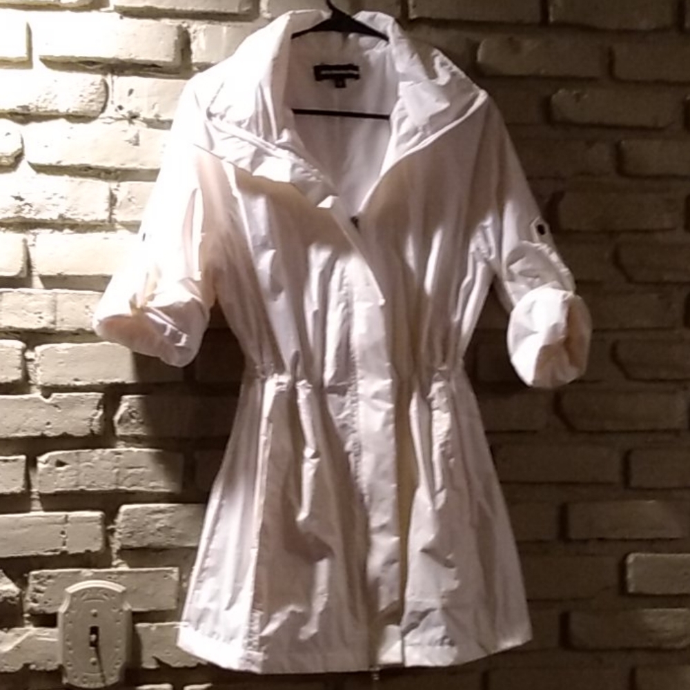 Women's raincoat